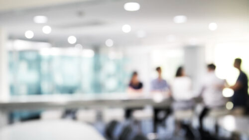 Blurred,Soft,Of,People,Meeting,At,Table