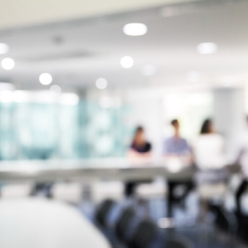 Blurred,Soft,Of,People,Meeting,At,Table